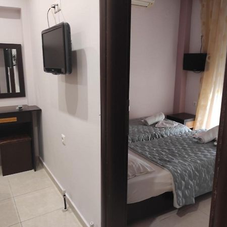 Hotel Louiza Paralía Esterno foto