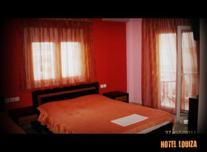 Hotel Louiza Paralía Esterno foto