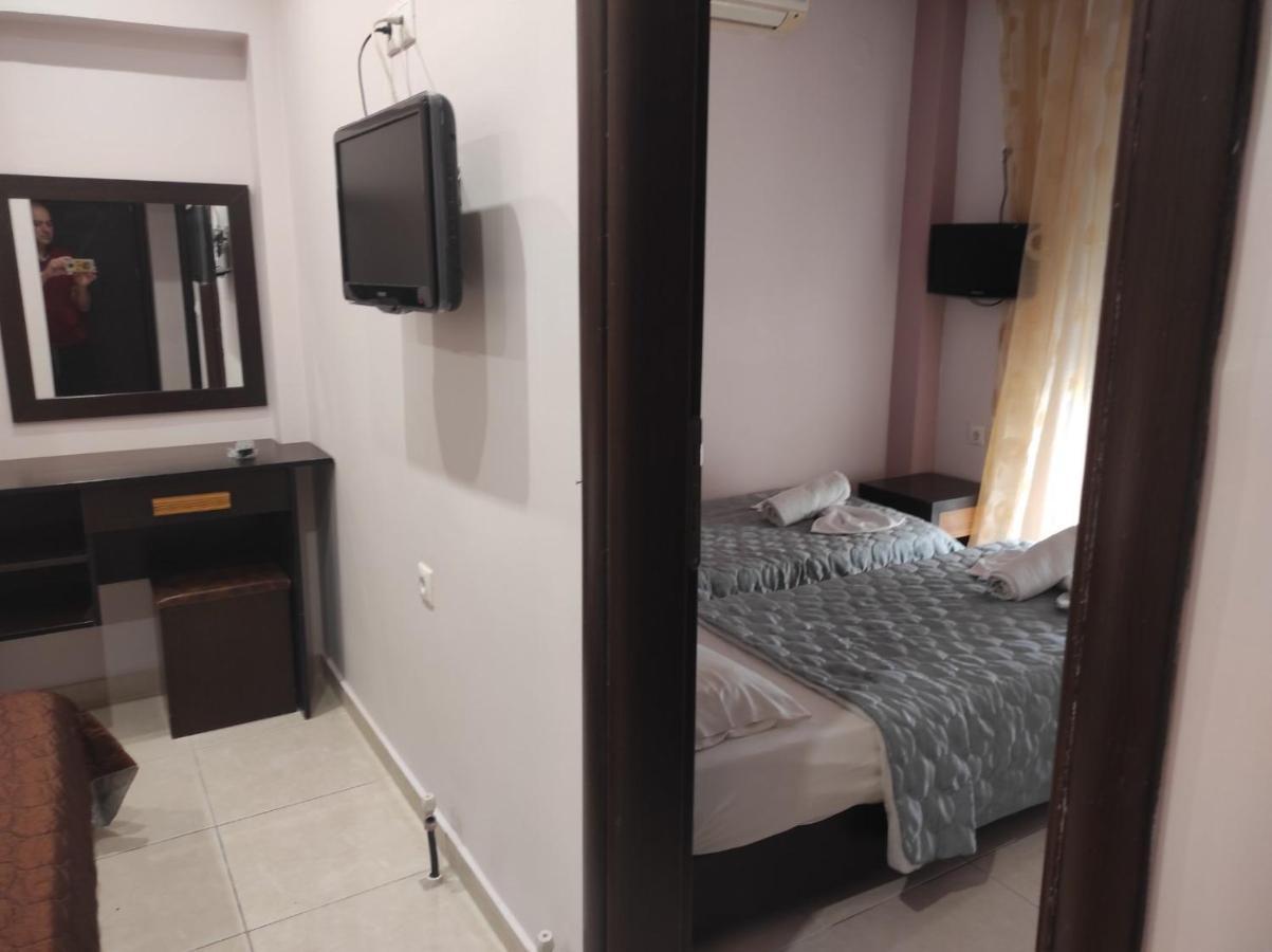 Hotel Louiza Paralía Esterno foto