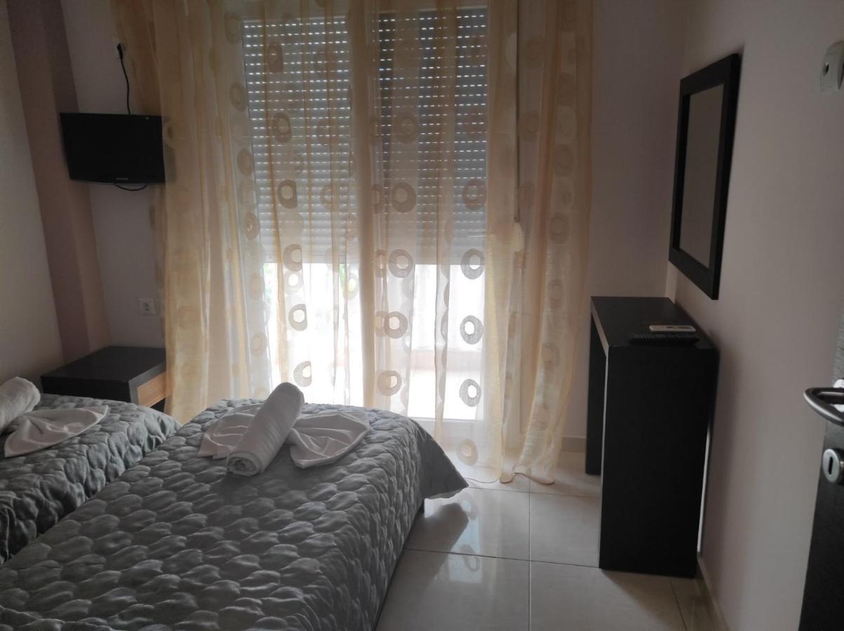 Hotel Louiza Paralía Esterno foto